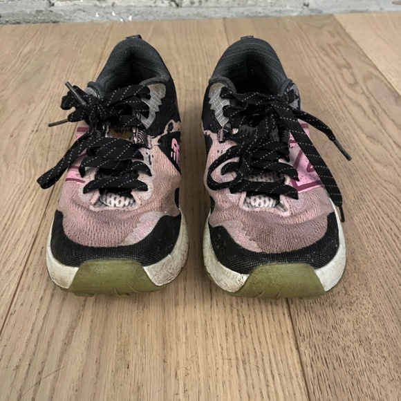 New Balance Fresh Foam hiking/trail running shoes size 8 womens - Picture 2 of 5